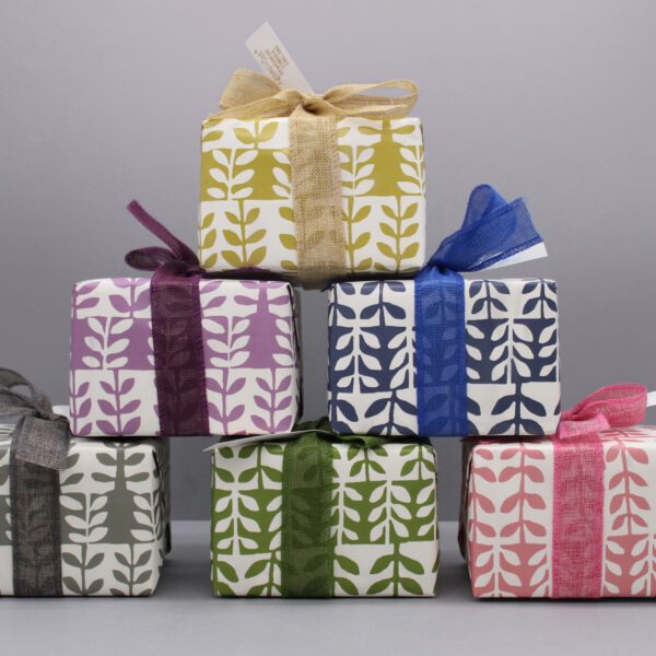 Set de Regalo: Bombas de baño de Windermere & Cítricos + Vela de Luna de Terciopelo - Imagen 3